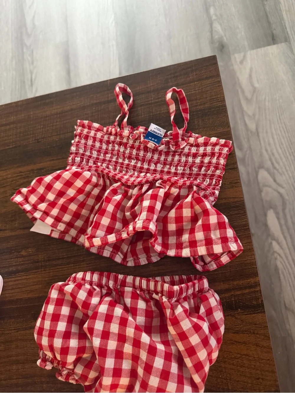 Old Navy Red and White Gingham Girls' Shorts Bloomers